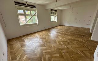 Apartament renovat în clădire istorică - are garaj - Poză 6