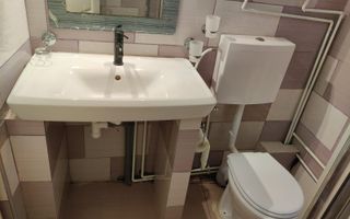 În inima campusului universitar, renovat, ideal pentru investiție sau locuință! - Poză 8