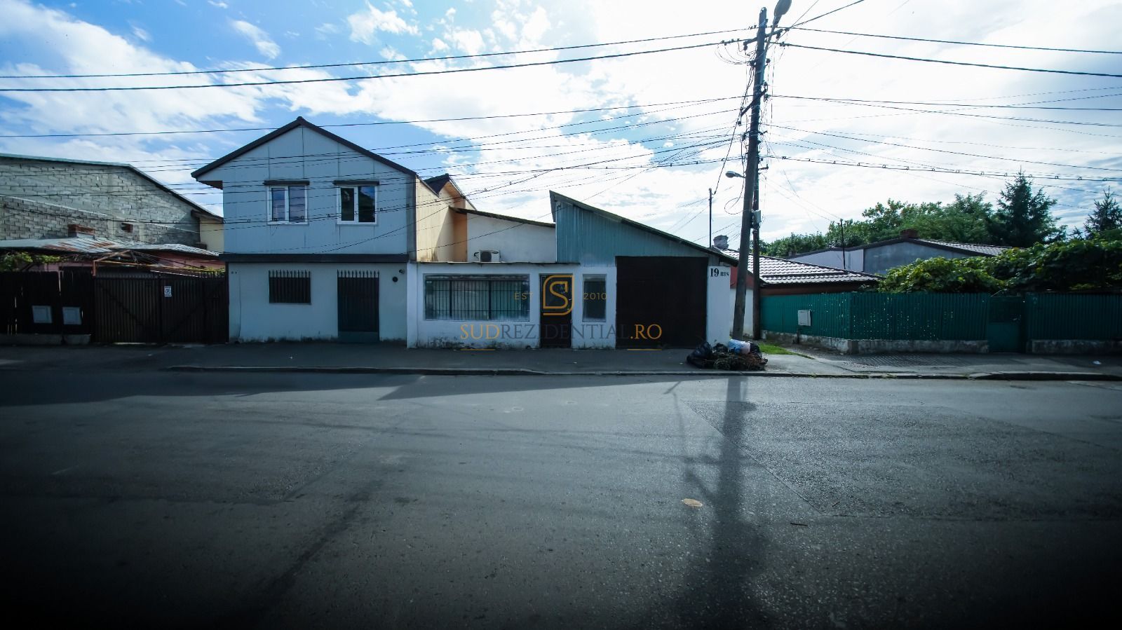 CASĂ CU TEREN 262 MP ȘI SPAȚIU COMERCIAL – SECTOR 4, BUCUREȘTI - Poză 1