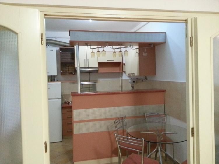 Apartament cu o camera | 40 mp | Bucatarie Separata | Centrala Proprie | UMF - Poză 7
