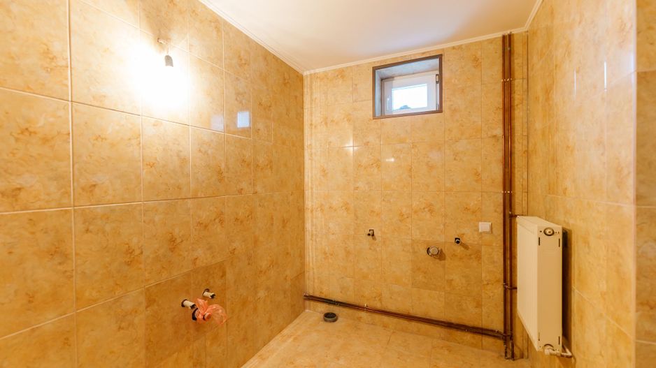 VÂNDUT! Casă cu destinații multiple în cartierul Aurel Vlaicu - Poză 7