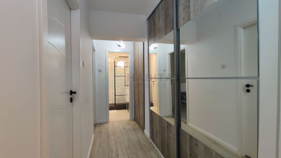 Prima inchirere,  strada Odobesti la intrarea in parc - Poză 6