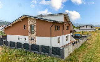 Vila cu arhitectura deosebita, teren 636mp, Cristian, Brasov - Poză 4