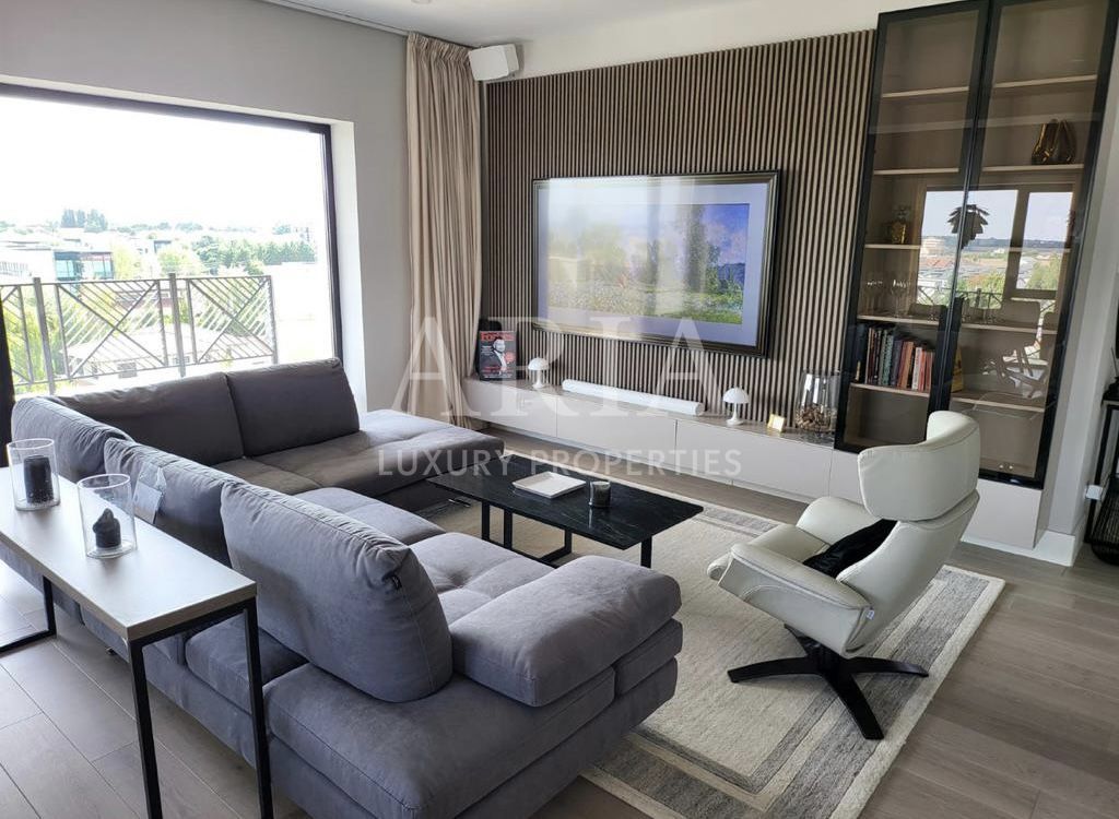 Penthouse superb - rooftop vedere către pădure - Poză 1