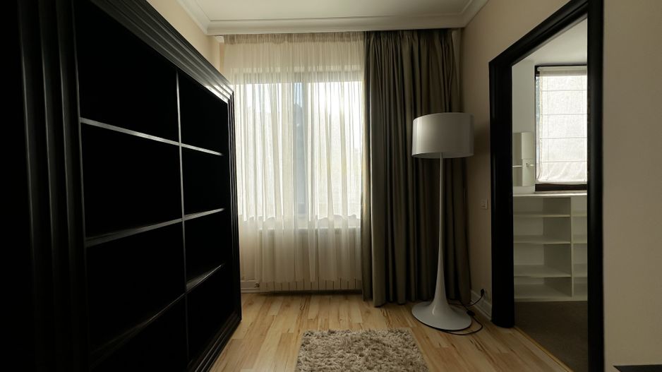 Luxury 4-Bedroom Triplex with Floating Terrace & Panoramic Views - Poză 15