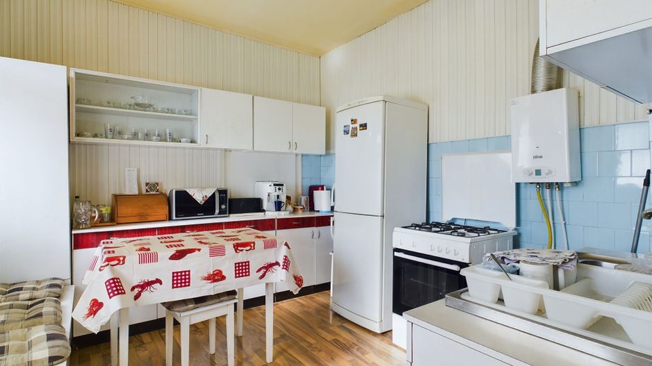 Casă individuală cu teren de 1100 mp și 3 apartamente în curte - Poză 23