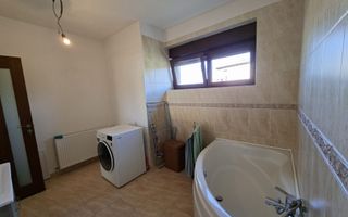 Casa intabulata 5 camere 2 bai si curte generoasa in Bavaria Park - Poză 7