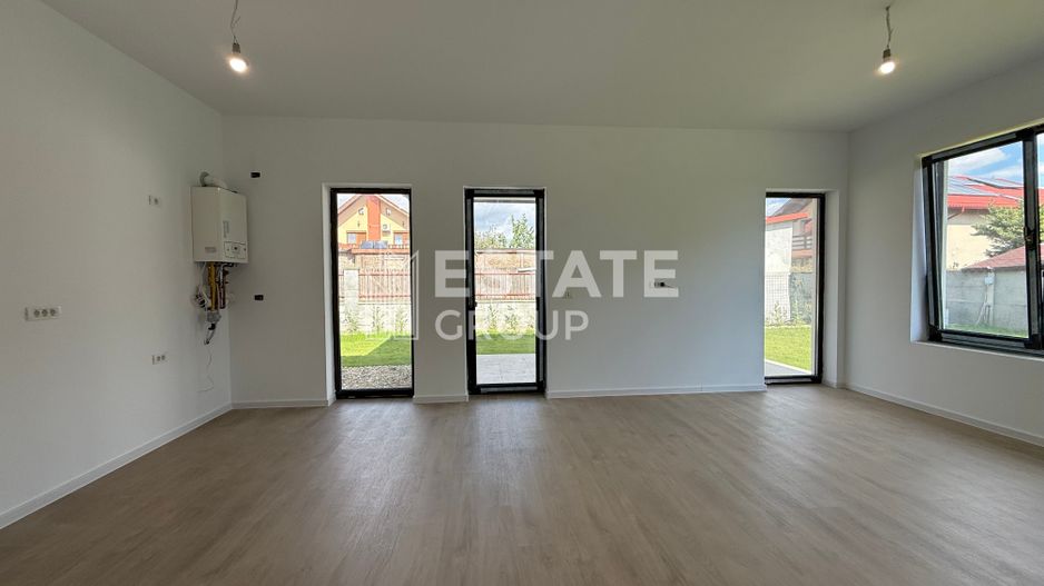 Duplex Mosnita Noua-finisat, curte amenajata - Poză 4