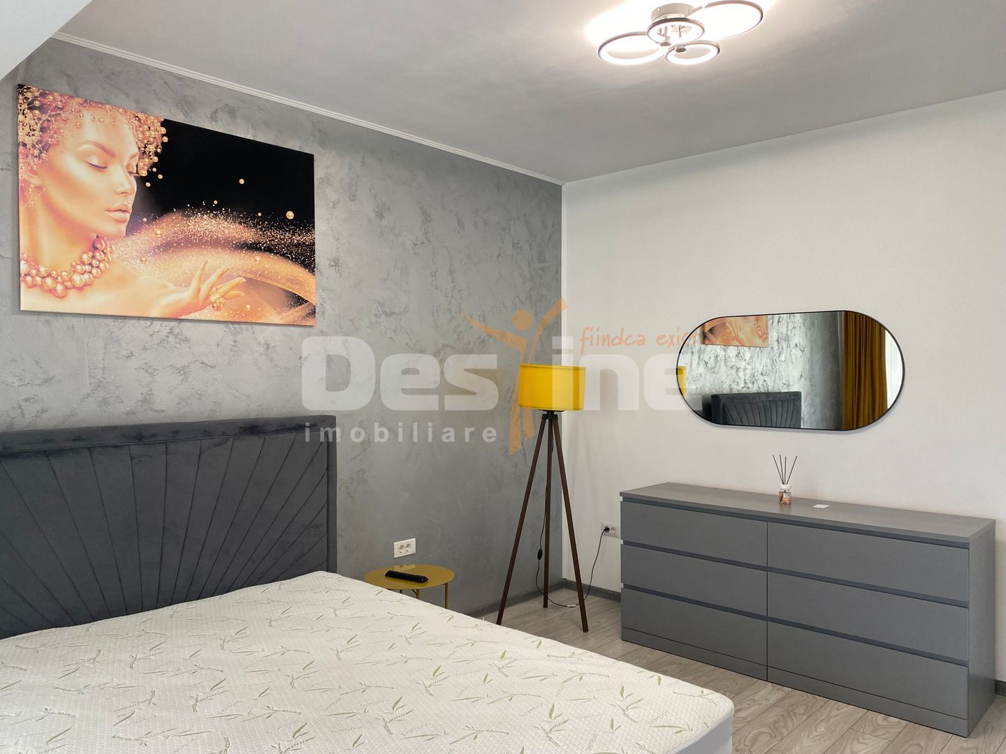 Garsoniera lux cu balcon si loc de parcare inclus,  cu bariera, Coresi - Poză 1