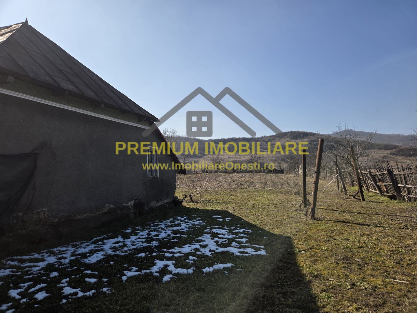 Casă bătrânească de vânzare – sat Prajoaia - Poză 11