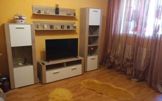 De inchiriat apartament 2 camere Micro 20 , 300 euro - Poză 1