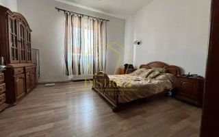 Casa renovata cu 4 camere la curte comuna | Iosefin - Poză 4