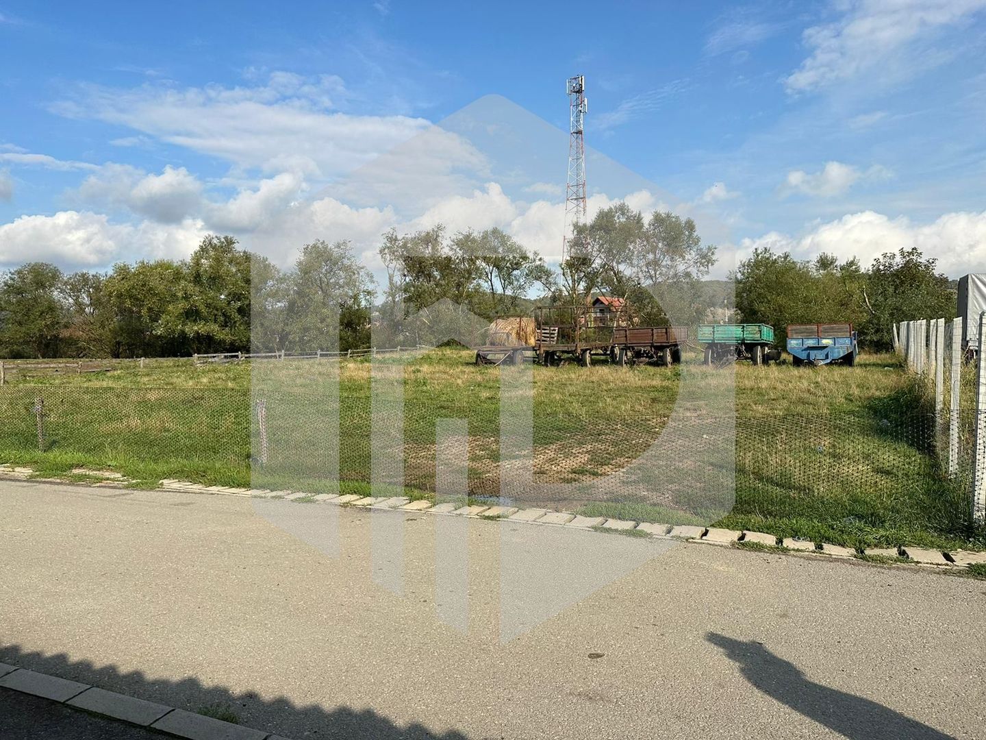 Teren 30x50 | Utilitati | Cristian | Zona de case - Poză 1