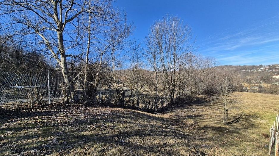 Teren intravilan 3526 mp cu vedere superba catre munte! - Poză 4