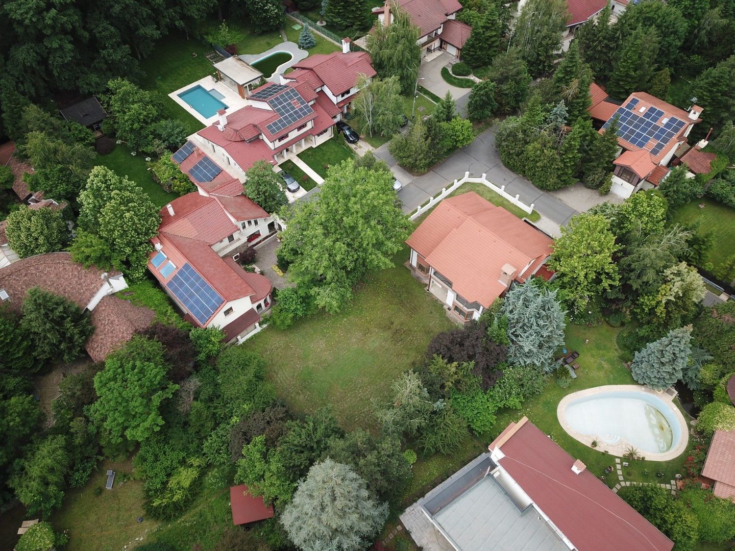 PARADISUL VERDE, VILA 507 MP, LOT 1.095 MP! - Poză 39