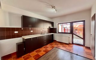 Casa Vladesti/4 camere - Poză 1