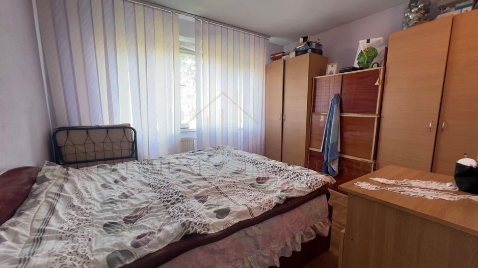 Apartament 3 camere etaj 1 - zona centrala - Poză 1
