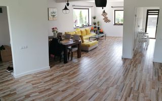 Casa moderna cu 4 camere, La  CHEIE in Poplaca - Poză 15