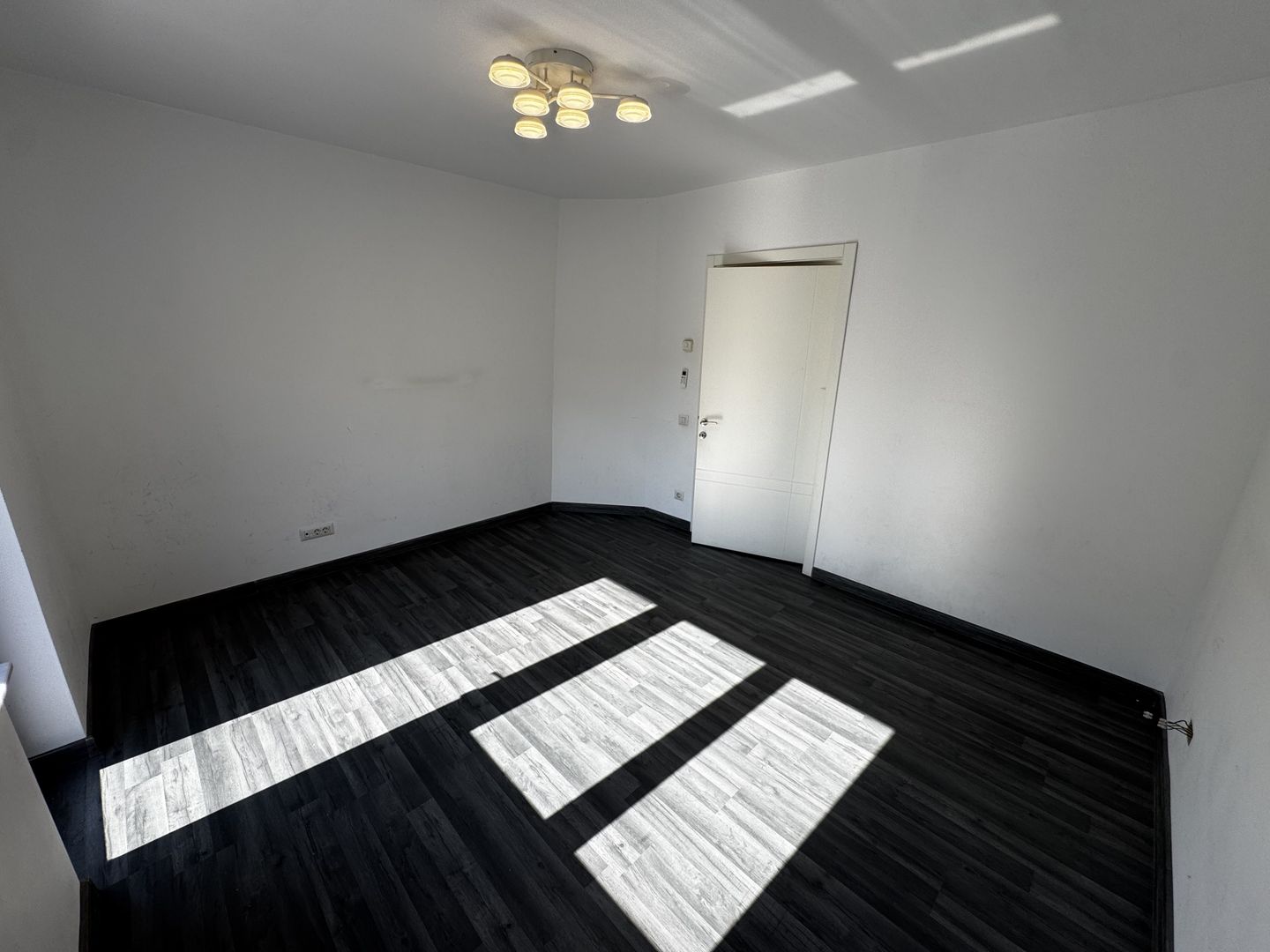 Vila 3 apartamente / 9 camere  Piata Unriii - Parcul Carol IM603 - Poză 11