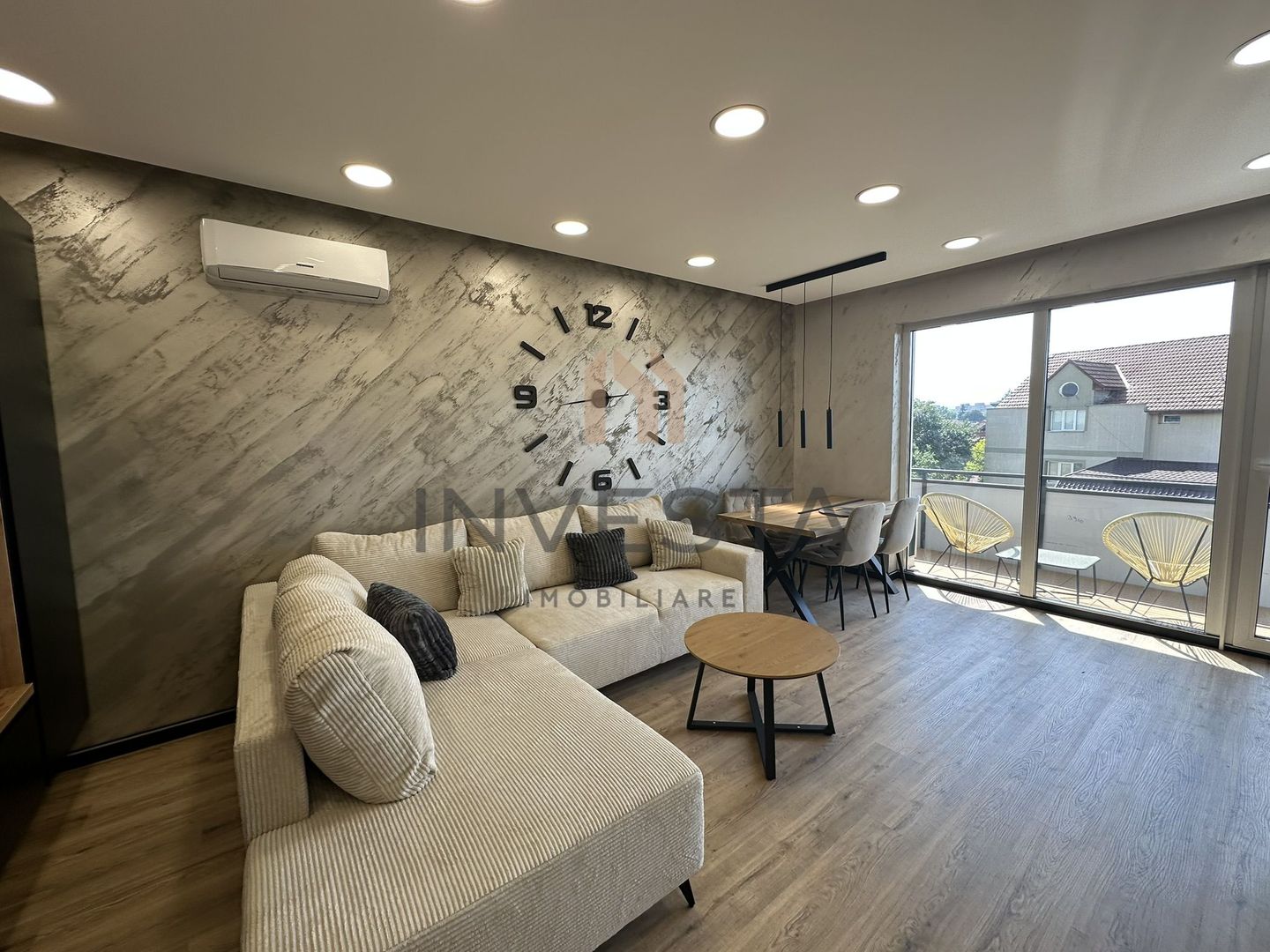 Apartament superfinisat in bloc nou! Etaj intermediar! Zona Campina! - Poză 1