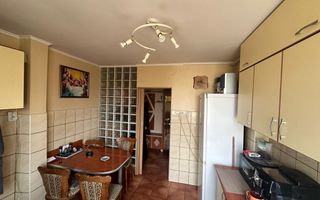 ageuropa.ro vinde ap cam 48mp etaj în Micro 14. - Poză 3