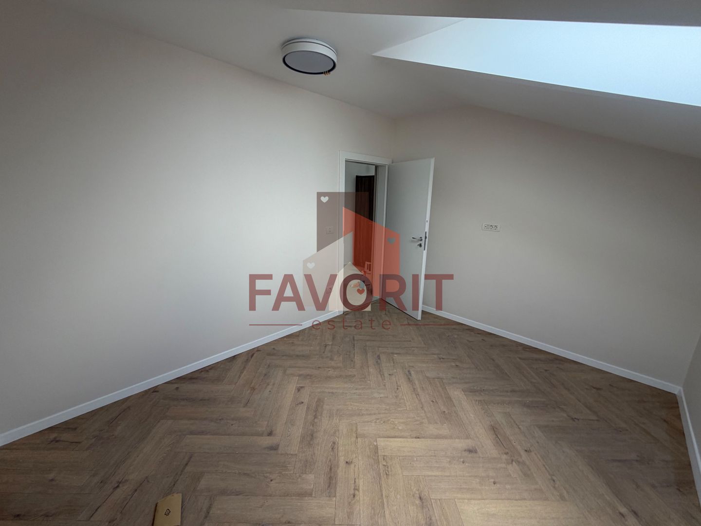 NOU. Disponibil imediat. Decomandat. Zona Soarelui - Poză 8