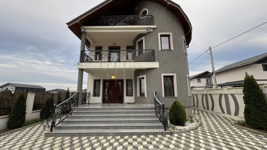 Casa Vila de Vanzare la cheie - Cartier Andrasesti - Poză 1