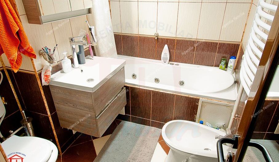 Vanzare apartament cu 3 camere Str. Domneasca, 104 mp, etaj 1. - Poză 4