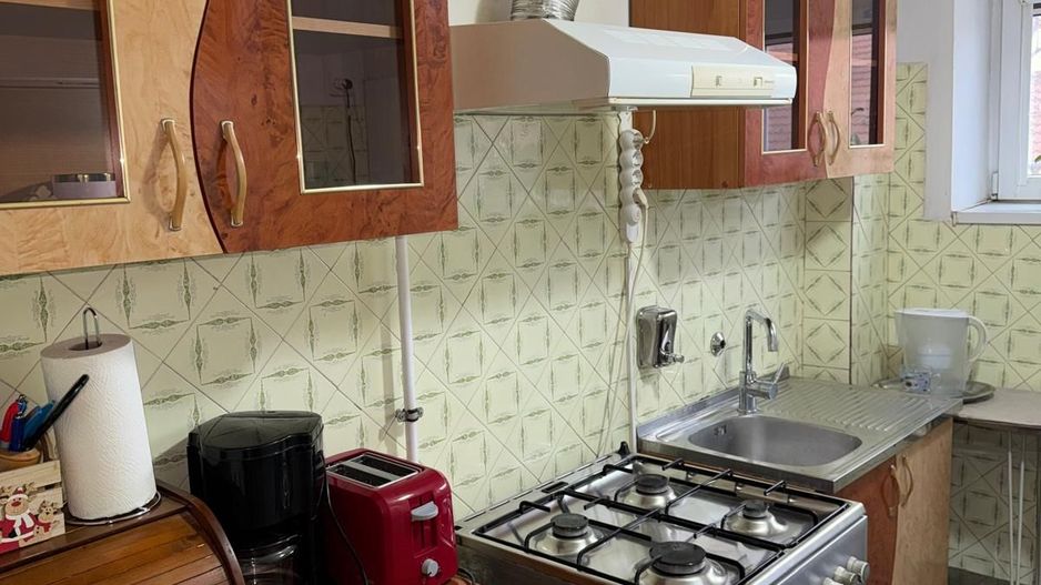 vand apartament 2 camere, etaj 2, zona Tratoria, incalzirea pe gaz - Poză 2