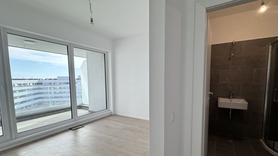 3 camere. Bucătărie Open-Space - Verdere curte interioară - Poză 8