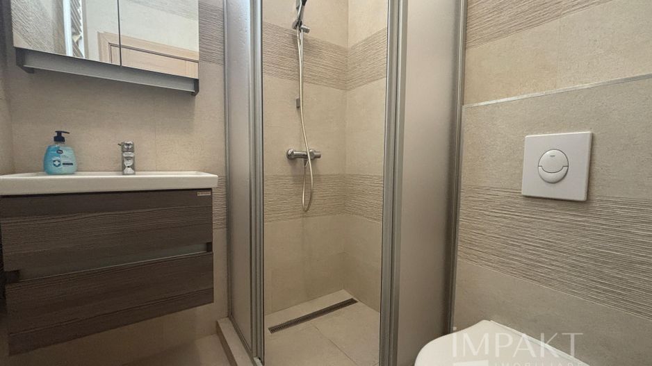 Oferim spre închiriere apartament cu 3 camere,  75mp,  zona centrala - Poză 15