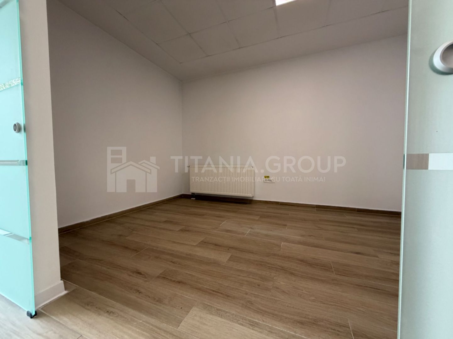 Spațiu comercial Kasper Coresi 100 mp, terasă 35mp - Poză 3