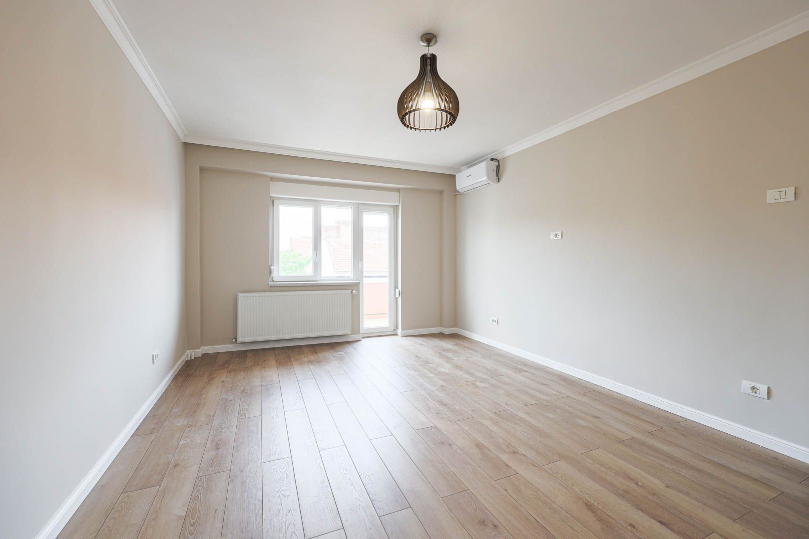 Apartament ultrafinisat cu 2 camere decomandat pe Closca Comision 0 - Poză 3