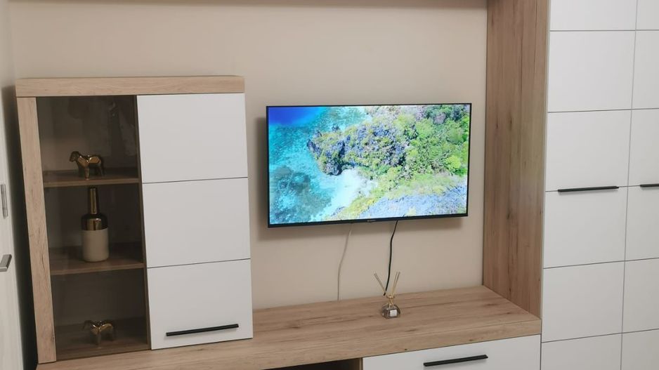 Ag EUROPA vinde ap 2 cam. RENOVAT 54mp etajul 2 în Micro 16. - Poză 1