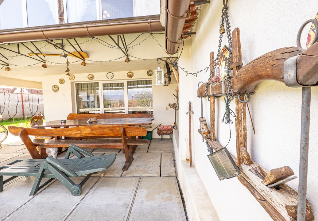 Casa individuala cu teren mare, vedere spre munti,  Avrig,  jud. Sibiu - Poză 2