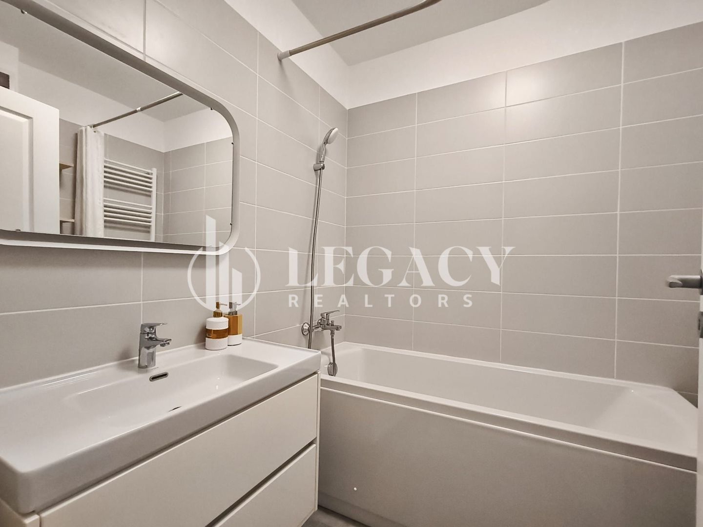 Apartament READY TO MOVE la mansardă, cu balcon și boxă de depozitare - Poză 12