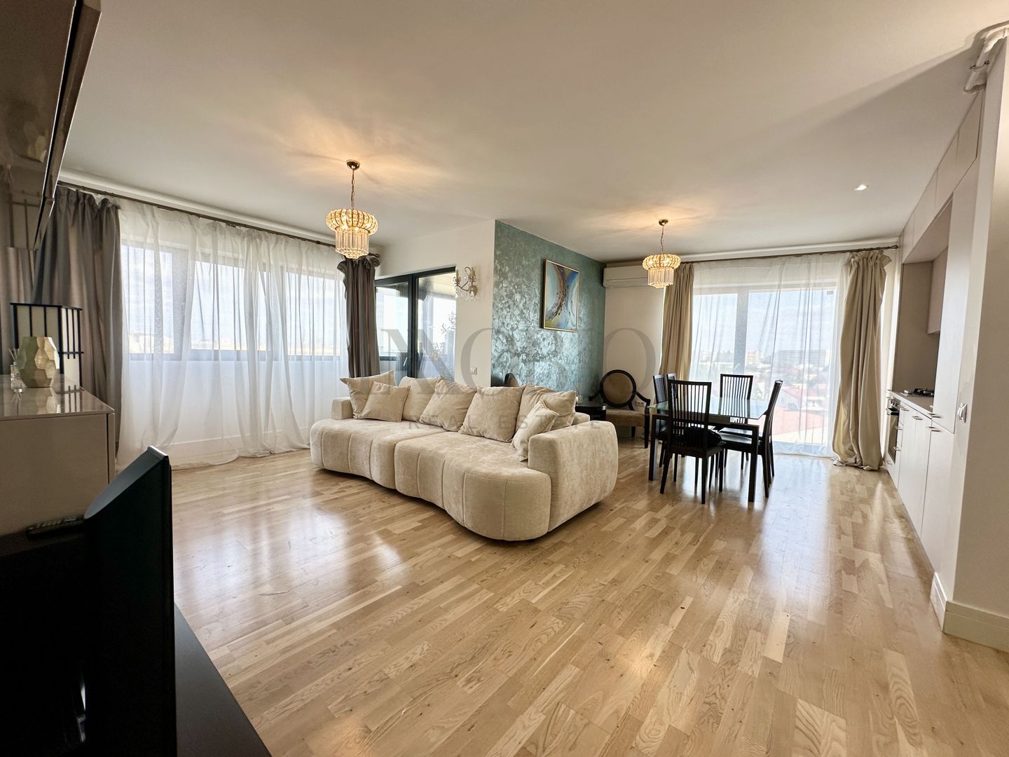 Apartament 3 Camere | 102 The Address | Loc de Parcare - Poză 1