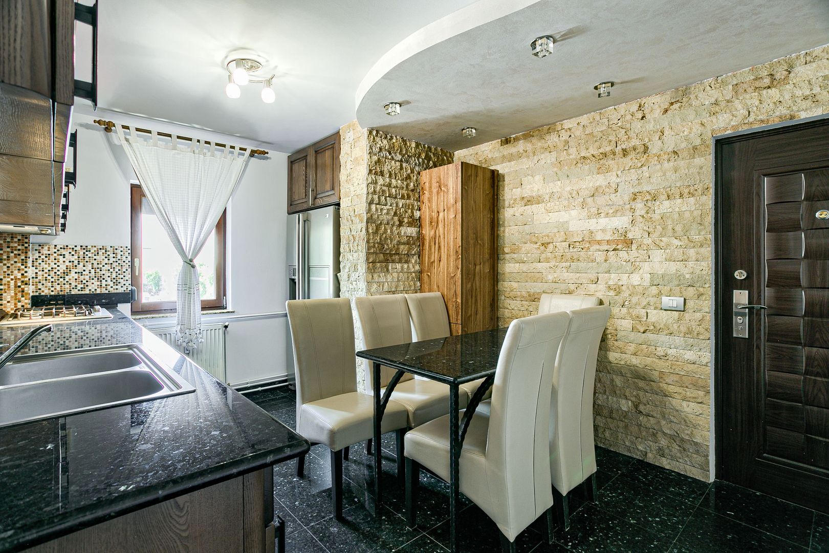 Apartament clasic cu 2 camere in Micalaca - Poză 7