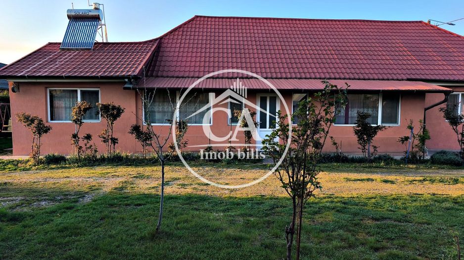 Casă de vânzare cu 5 camere în Cihei, Bihor - Poză 1