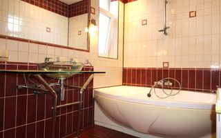 Casă individuală – Dumbrăvița, mobilata si utilata, spatii generoase. - Poză 8