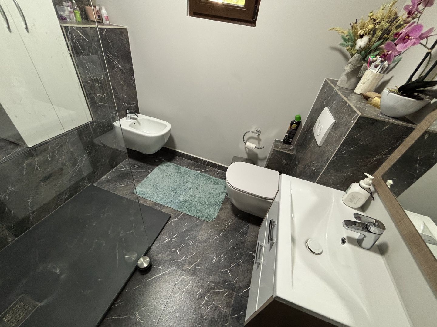 Apartament privat la casa la 5 minute de Piața Victoriei - Poză 18