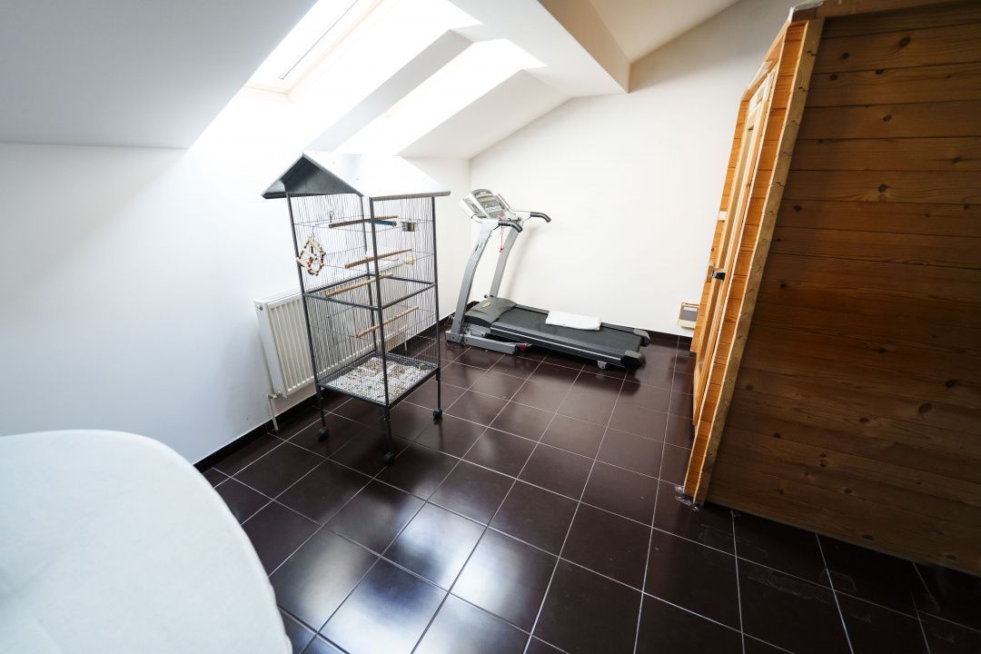Vila moderna S+P+M, piscina acoperita, sauna, sala fitness-zona Ford/Cassia Park - Poză 28