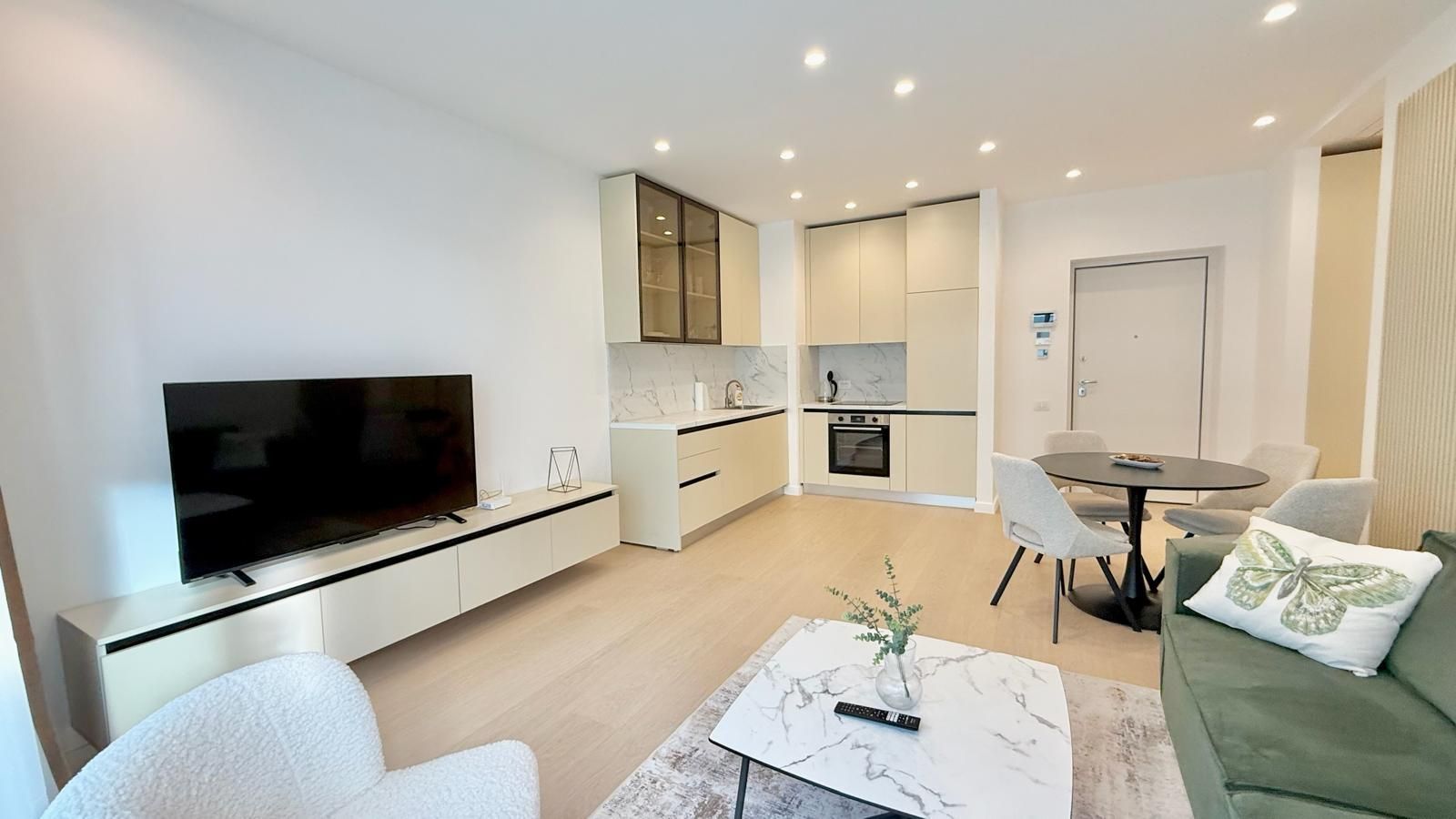 APARTAMENT PREMIUM | 2 CAMERE | VIEW SUPERB | AVIATIEI TOWER - Poză 2