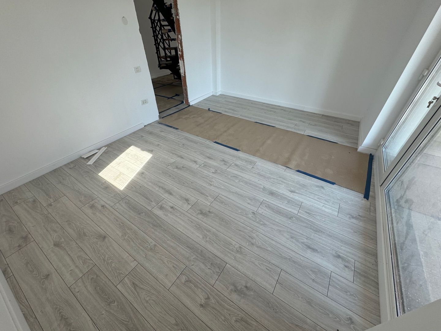 Vile parter Tunari Proiect DEOSEBIT, 150m2, curte 300m2 - Poză 16