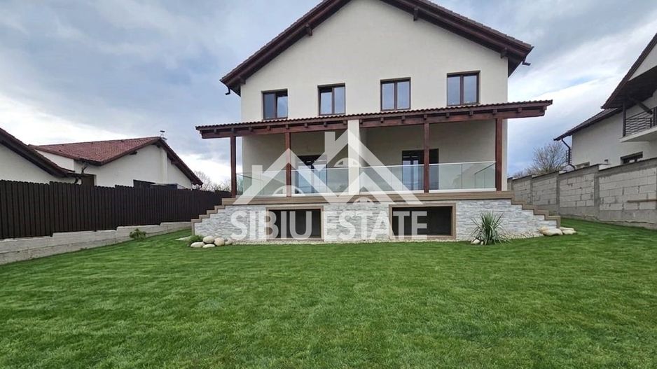 Casa 4 camere, 2 bai, curte si terasa Sibiu Calea Cisnadiei - Poză 1