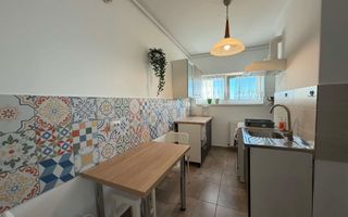 Apartament cu 2 camere, 50 mp, decomandat, Zona Semicentrala - Poză 4