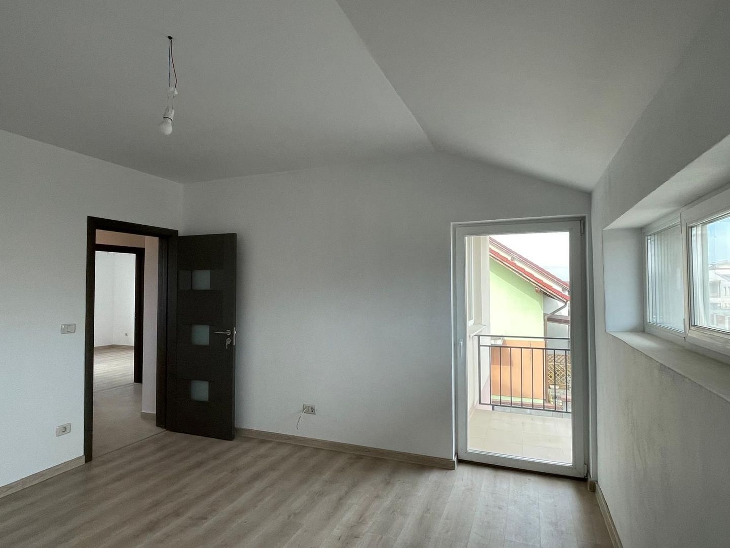 Duplex 4 camere - toate utilitatile - Mosnita Noua - Poză 5