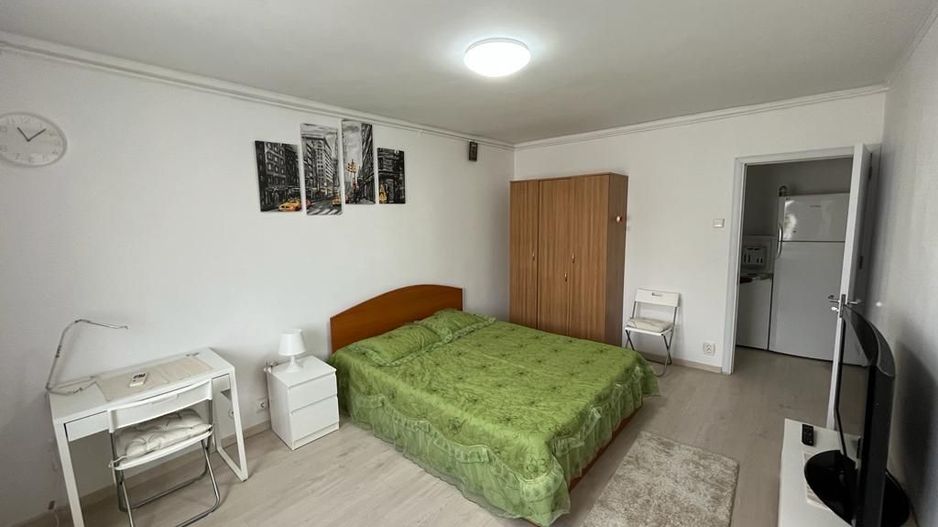 🏢 De închiriat: Garsonieră deosebită în Zona Tineretului - Poză 2
