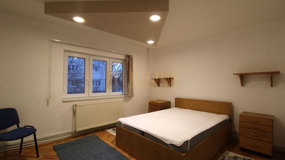 Decomandat, centrala pproprie, ideal pentru cei ce lucreaza de acasa. - Poză 1