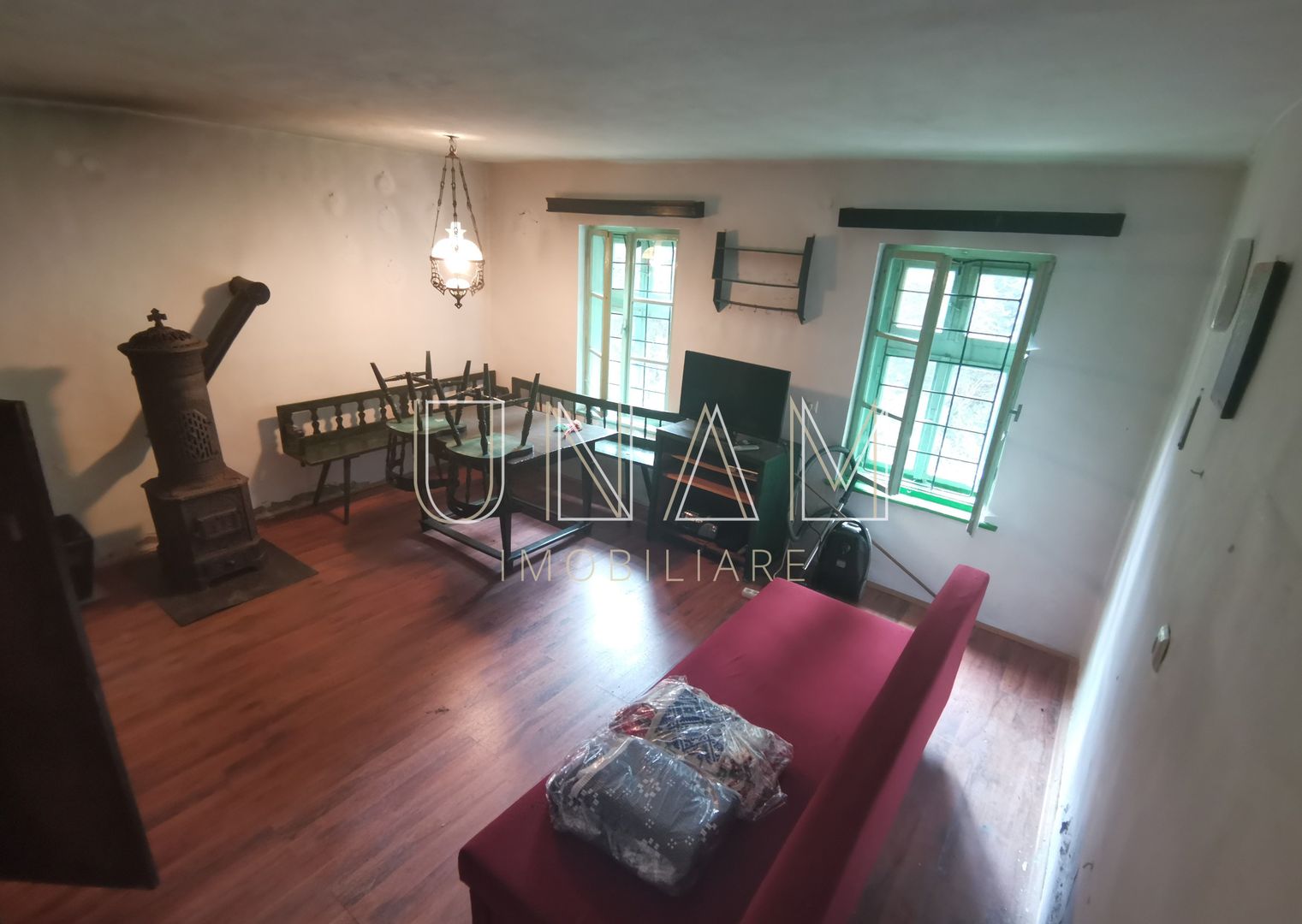 **VANDUT** Casă, Gărâna, munții Semenic, la doi pași de Scenă - Poză 18